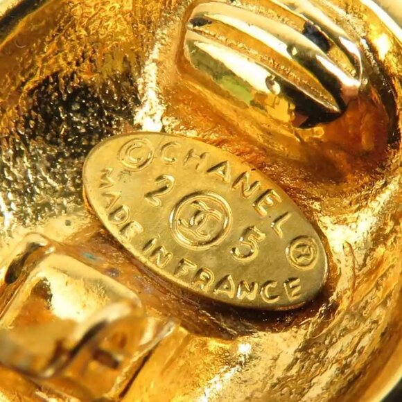 Auth CHANEL CC Logo Clip on Earrings Gold Metal - Picture 6 of 15